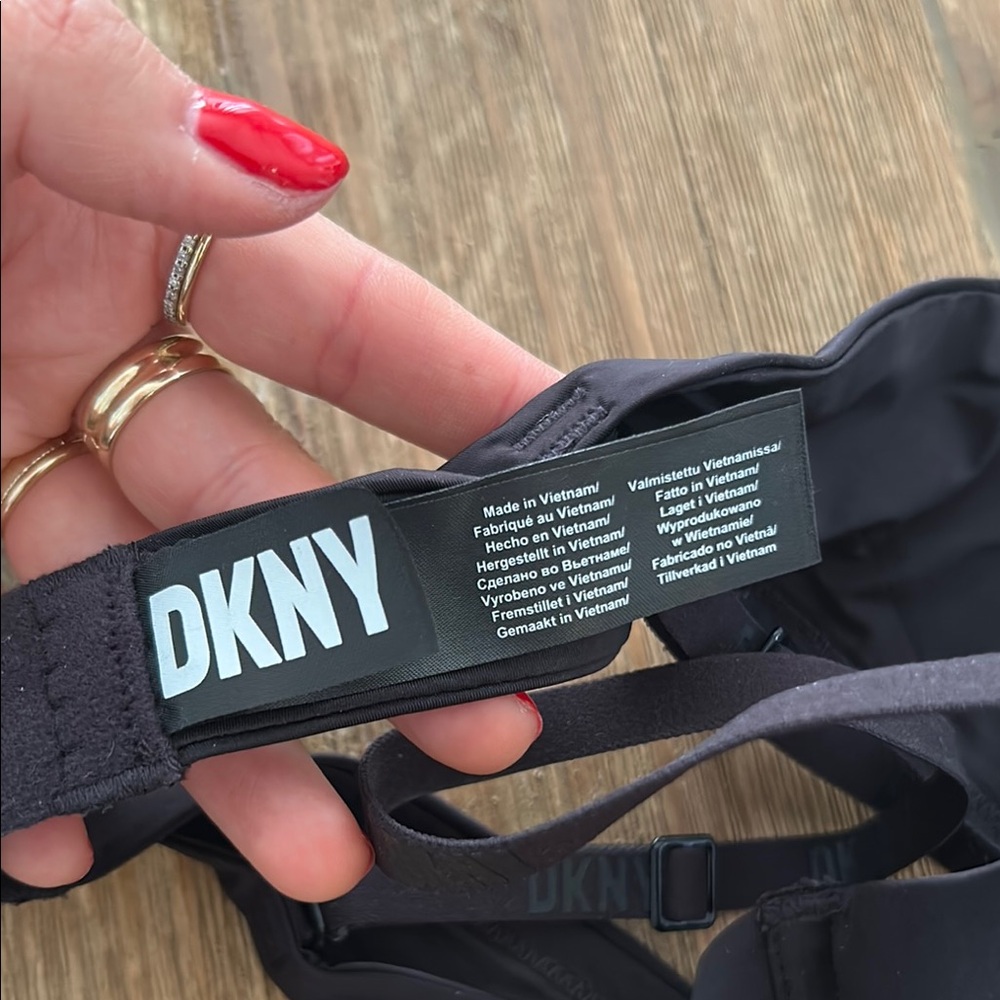 Black Underwire Lightly Lined DKNY Bra - Picture 6 of 7